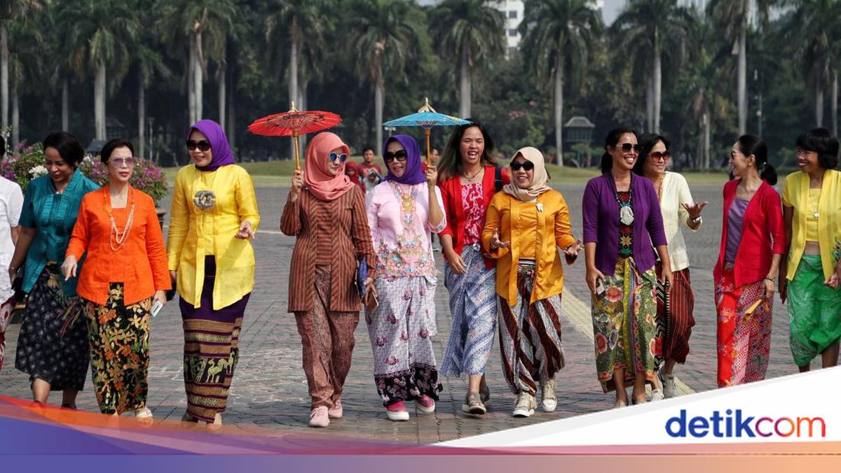 Kebaya Cilacap: Karya Seni yang Menghiasi Setiap Kesempatan